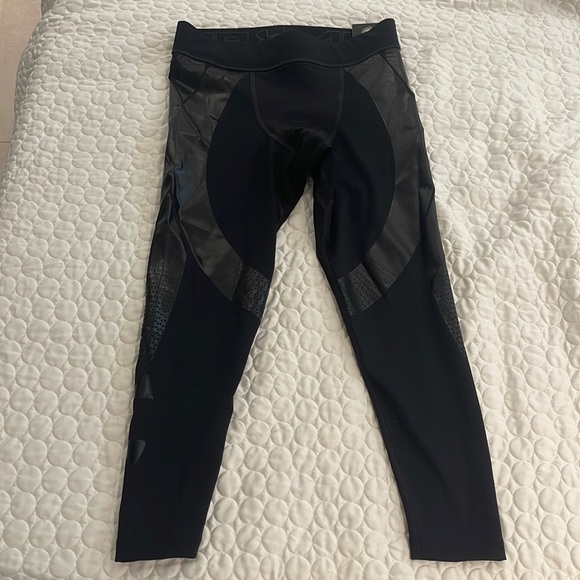 Men Under armour size S small black sport gym leggings with fabric detail - Picture 1 of 9